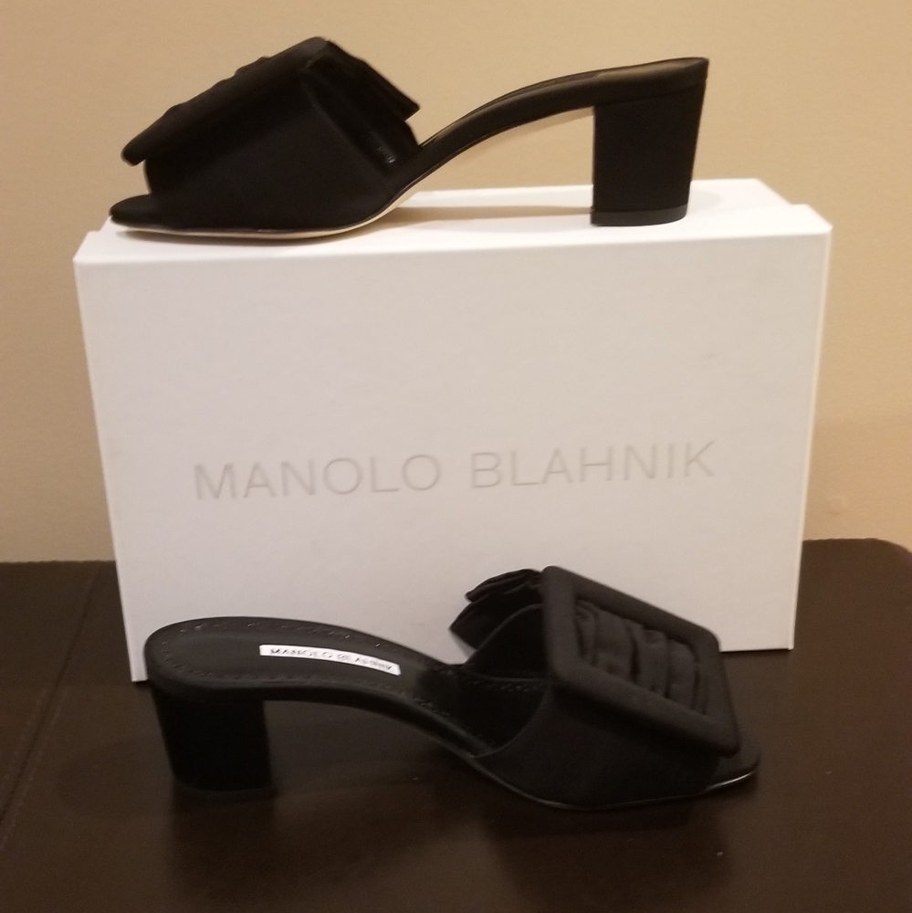 SOLD! Manolo Blahnik Bow Mules - Picture 2 of 4